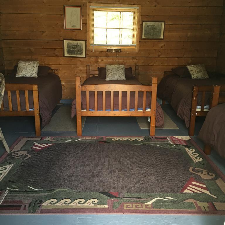 Six Mile River Resort Tagish エクステリア 写真